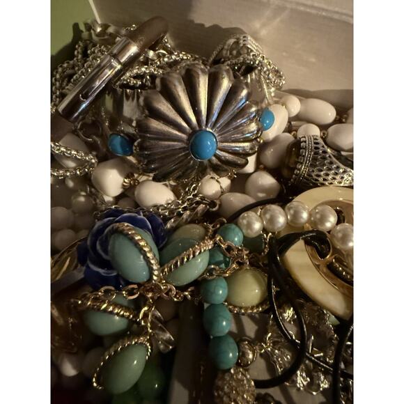 Vintage Southwestern Style Costume Jewelry Lot Silver Tone Wearable 1 Lb 14 Oz - Picture 1 of 10